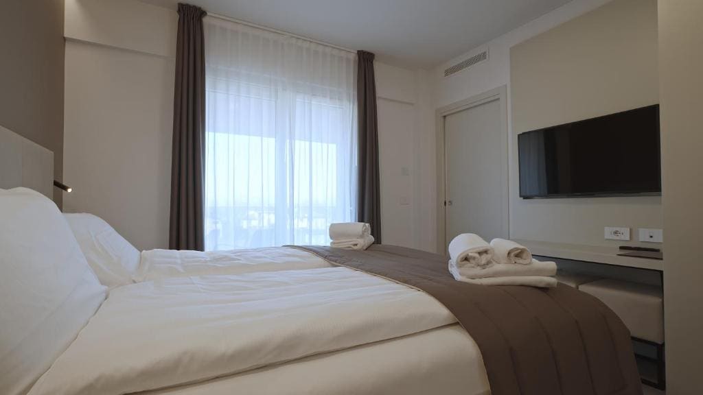 Standard Double Room room - Image 2