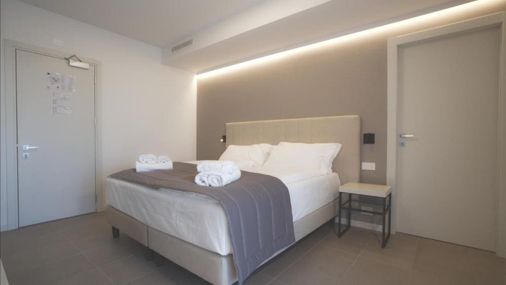 Superior Double Room room - Image 3