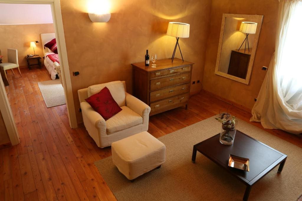 Family Suite with Balcony room - Image 2