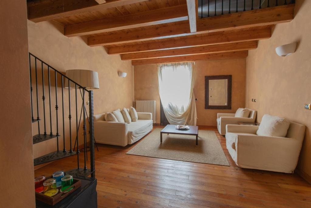 Family Suite with Balcony room - Image 1