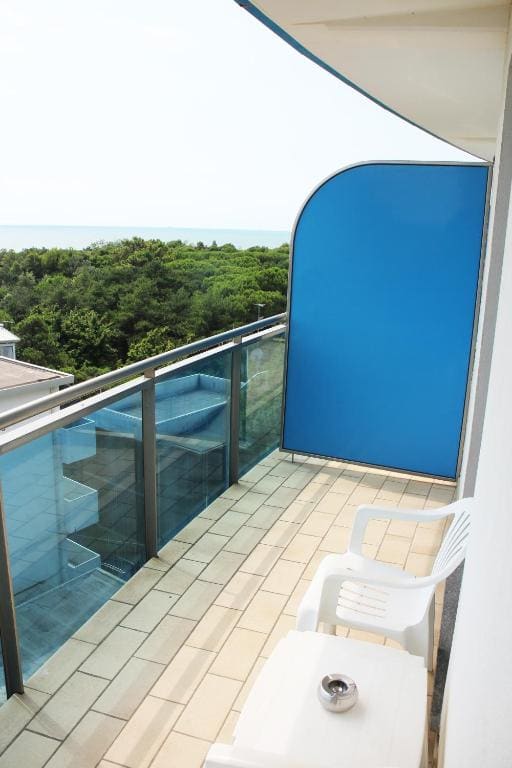 Double or Twin Room with Sea View room - Image 2