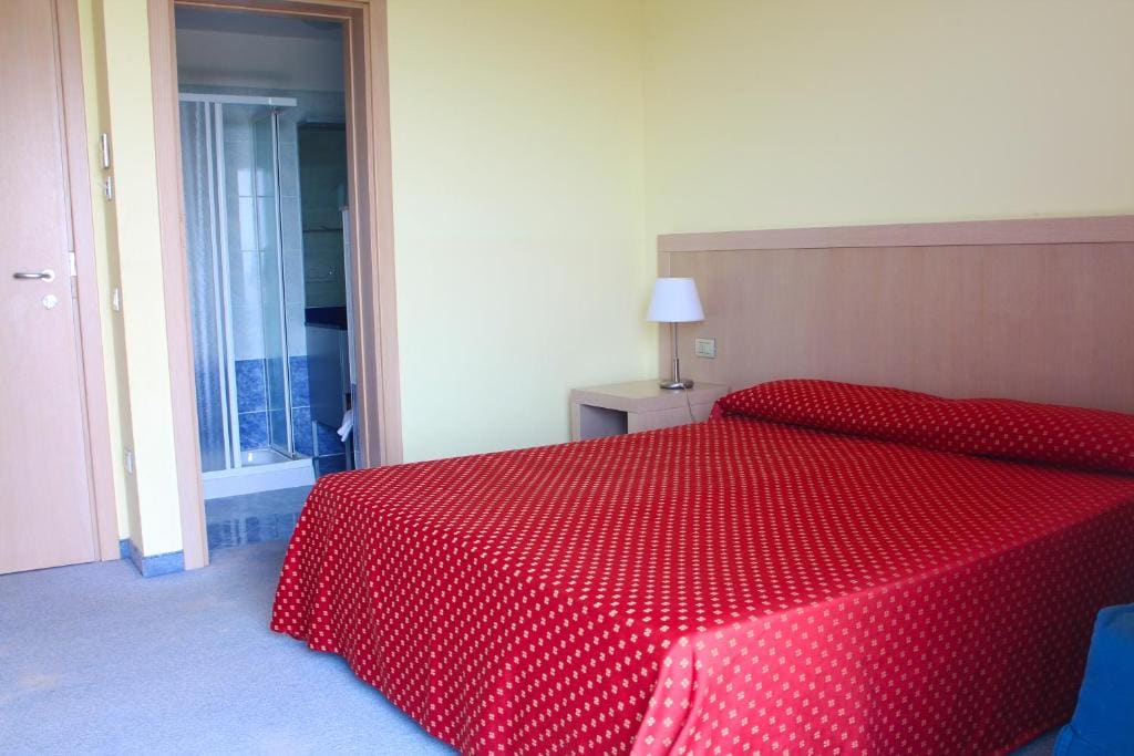 Two Connecting Double Rooms room - Image 2