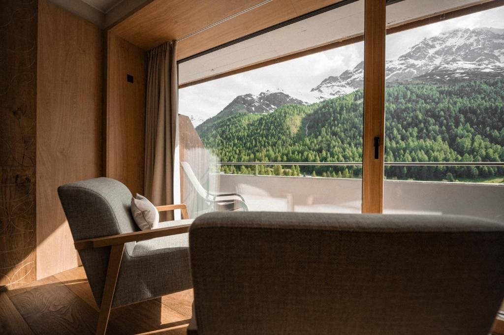 Double Room with Mountain View room - Image 2