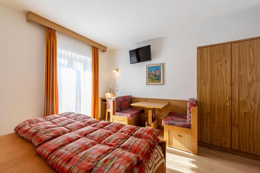 Comfort Triple Room room - Image 3