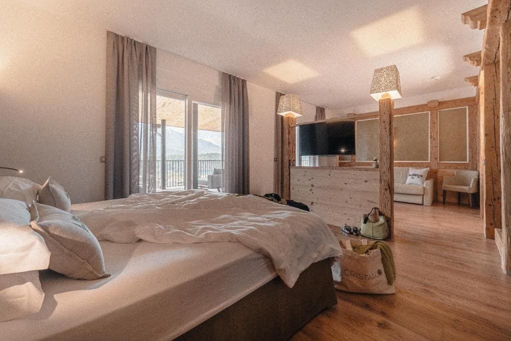 Suite room - Image 3