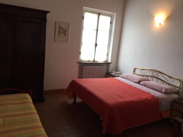 One-Bedroom House room - Image 3