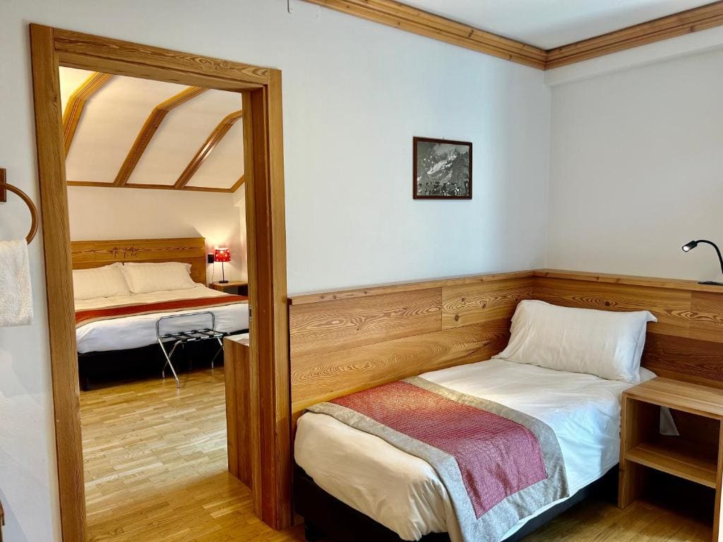 Family Room room - Image 3