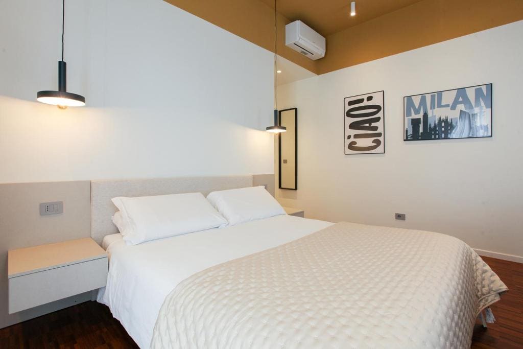 Double Room with Balcony room - Image 1