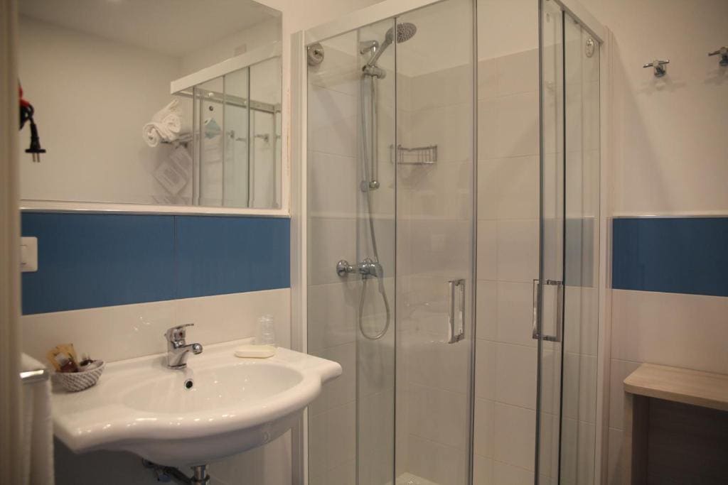 Standard Double Room room - Image 2