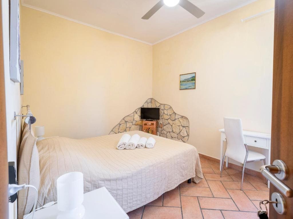 Double Room with Garden View room - Image 3