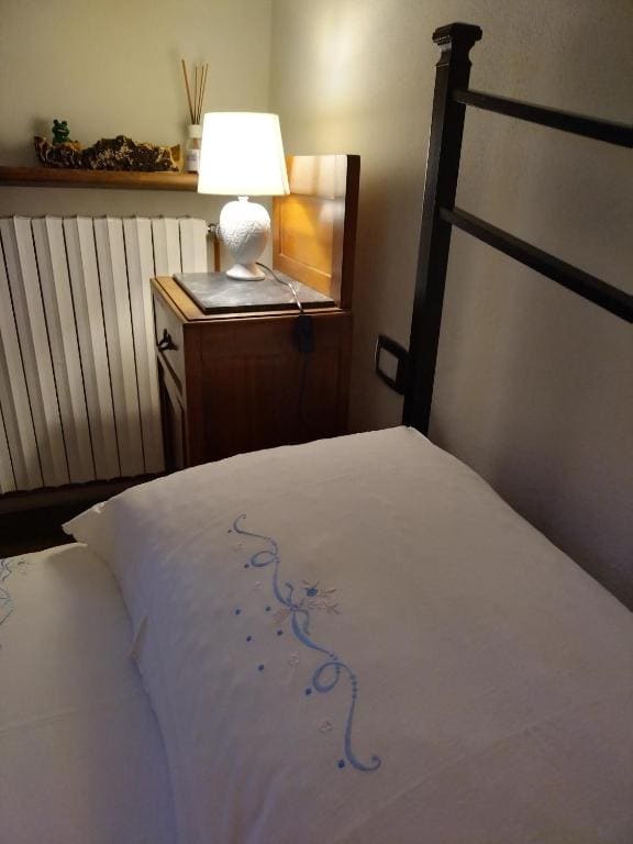 Double Room with Private External Bathroom room - Image 3