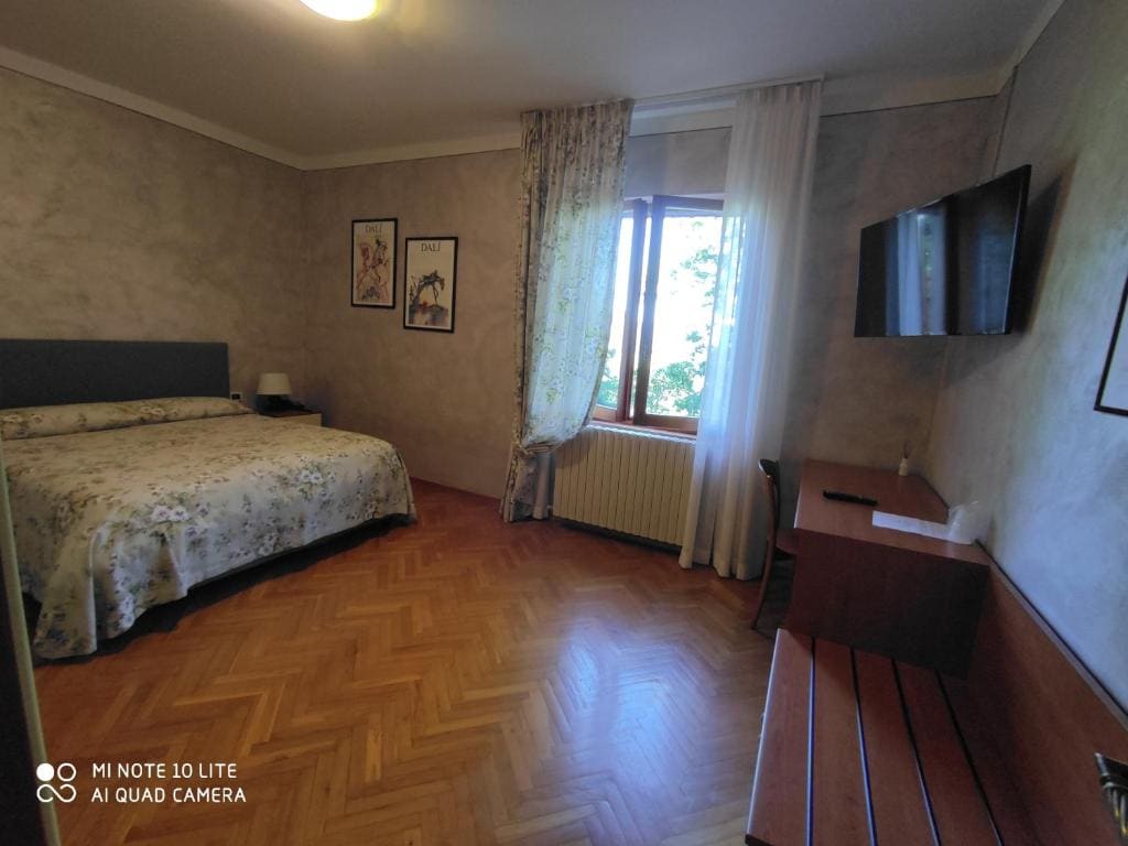 Deluxe Room room - Image 2