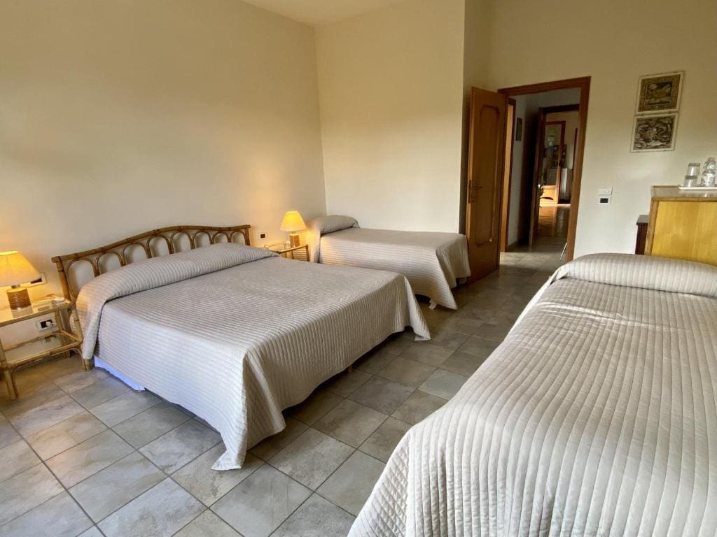Quadruple Room room - Image 1