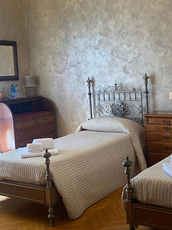 Twin Room room - Image 3