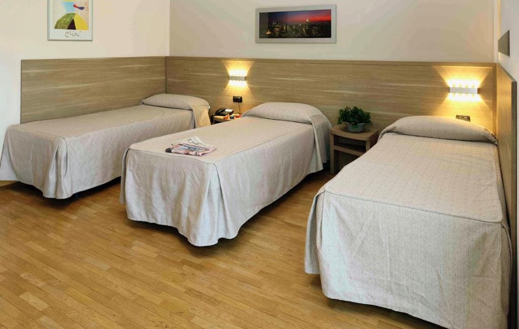 Twin Room room - Image 2