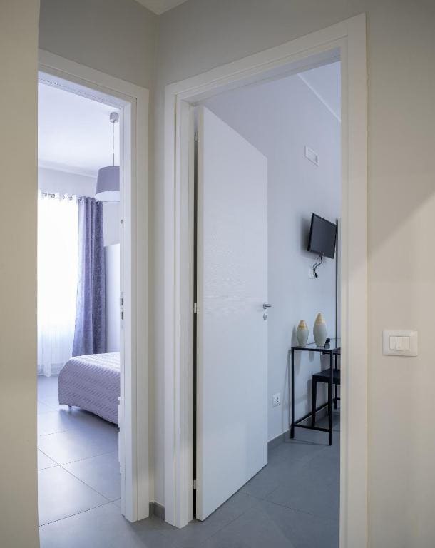 Family Room with Private Bathroom room - Image 3
