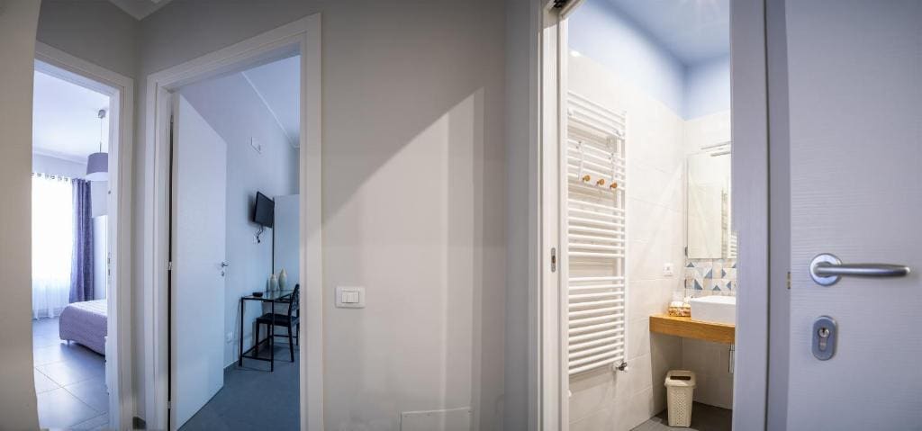 Family Room with Private Bathroom room - Image 1