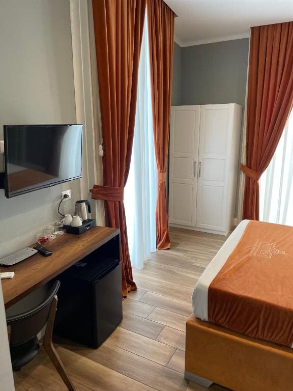 Deluxe Room room - Image 2
