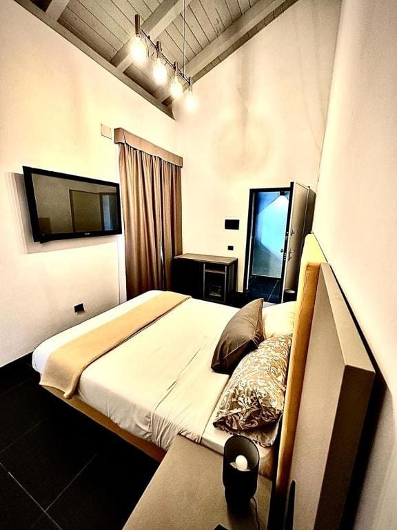 Large Double Room room - Image 2