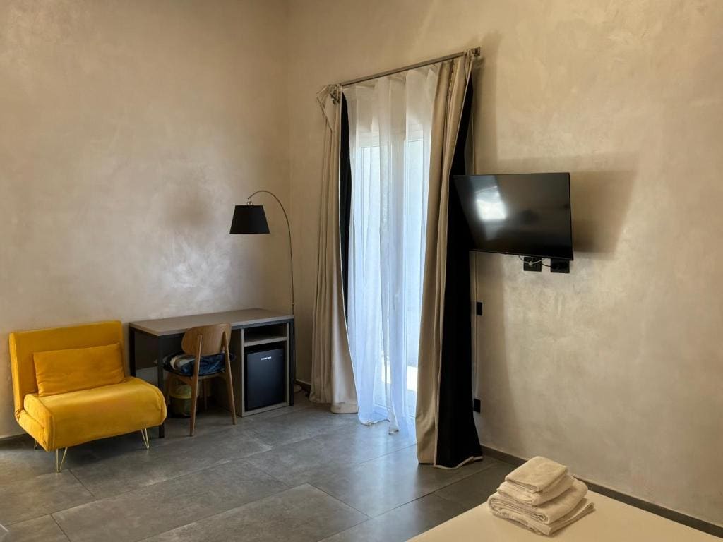 Junior Suite with Balcony room - Image 2