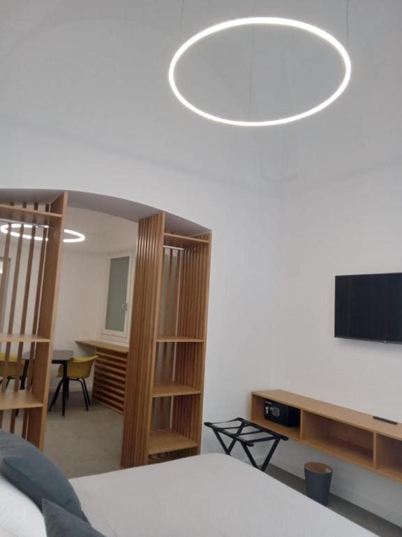 Deluxe Double Room with Balcony room - Image 1