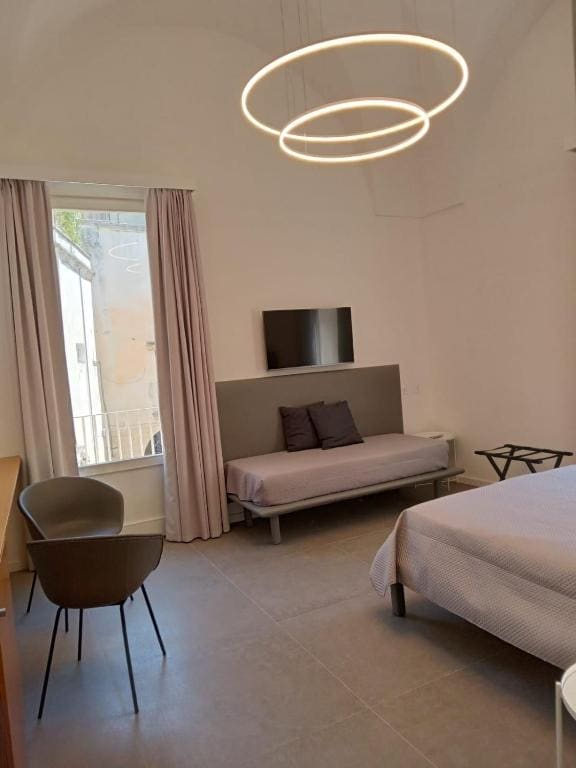 Deluxe Triple Room room - Image 3