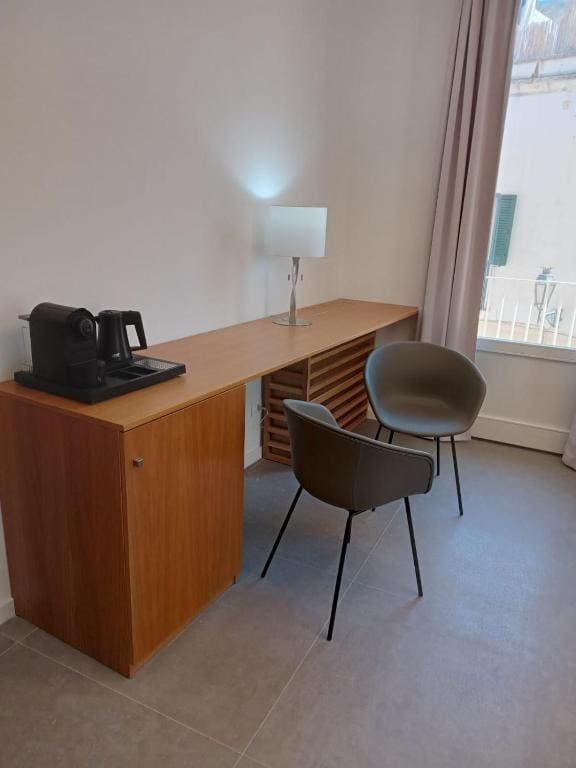 Deluxe Triple Room room - Image 2