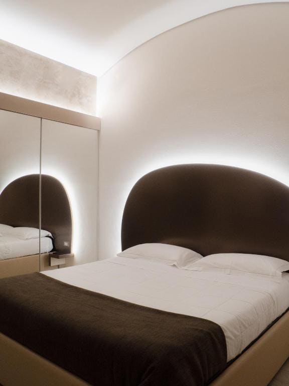 Deluxe Double Room room - Image 2