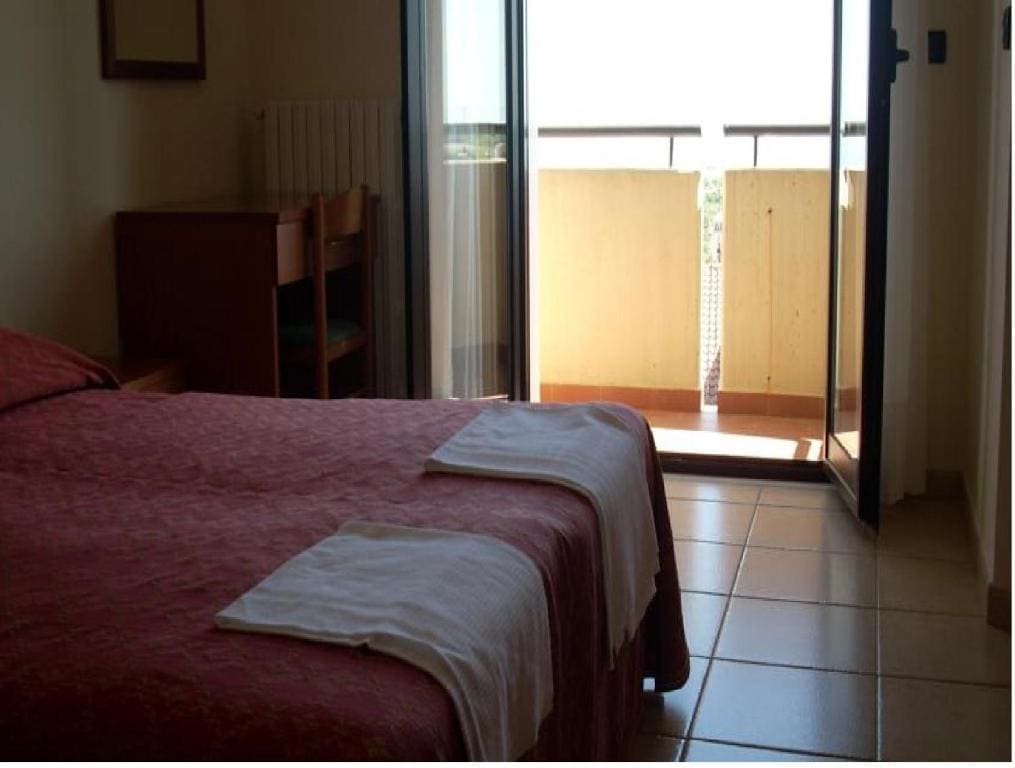 Triple Room with Bathroom room - Image 3