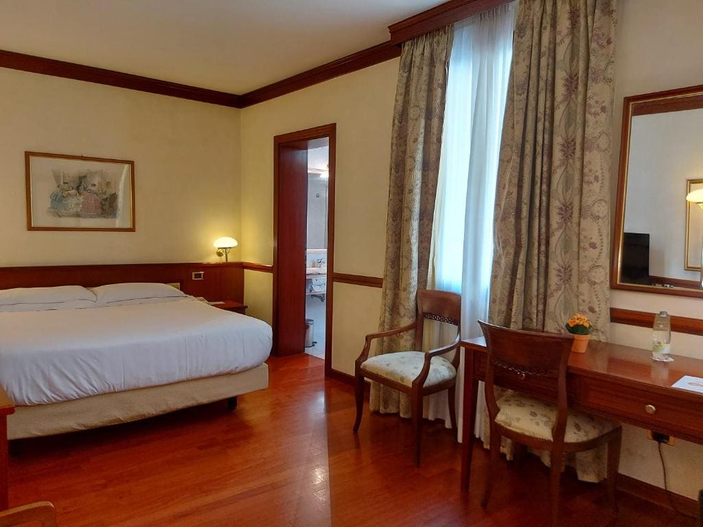 Superior Double Room room - Image 2