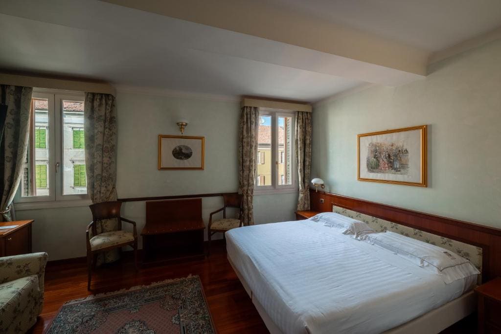 Superior Double Room room - Image 3