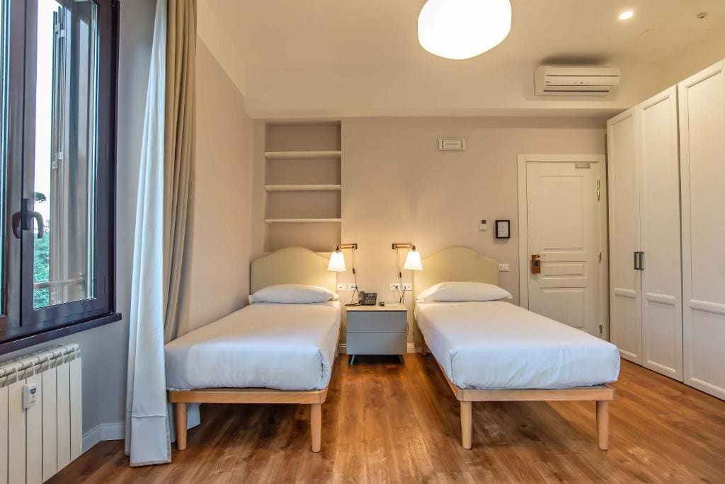 Superior Double or Twin Room room - Image 3