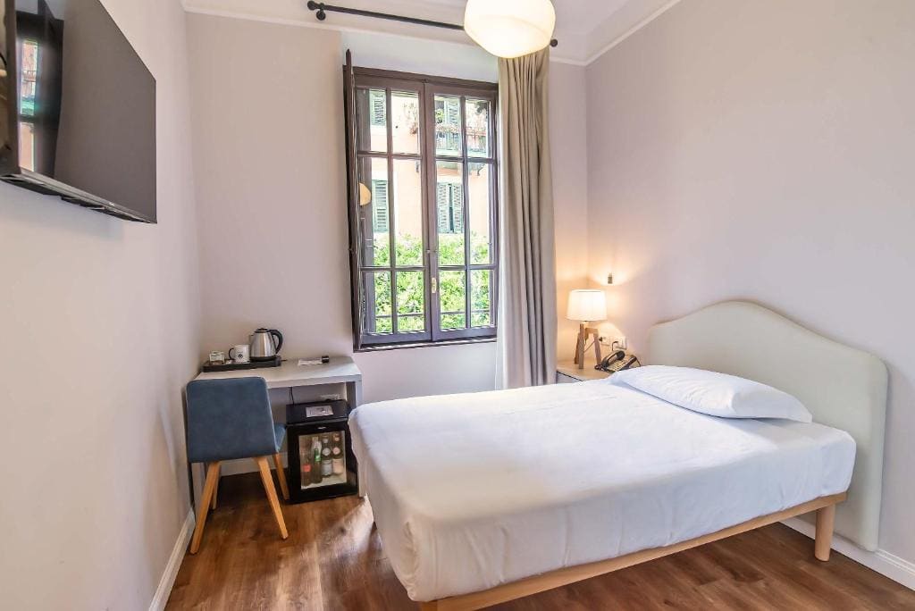 Large Single Room room - Image 1