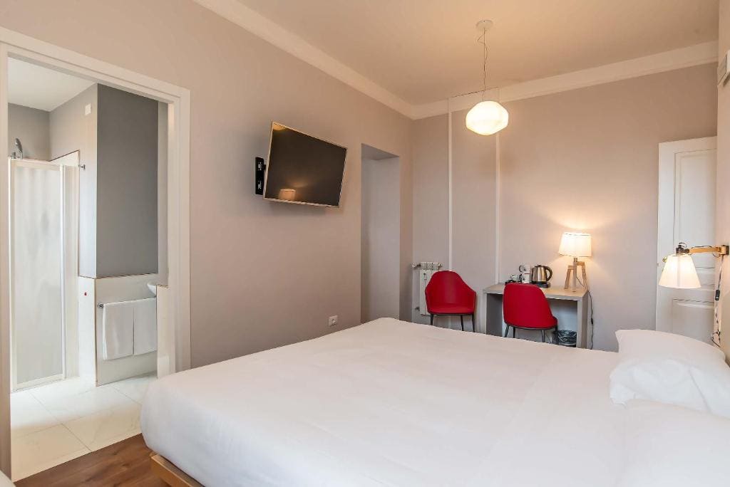 Large Single Room room - Image 2