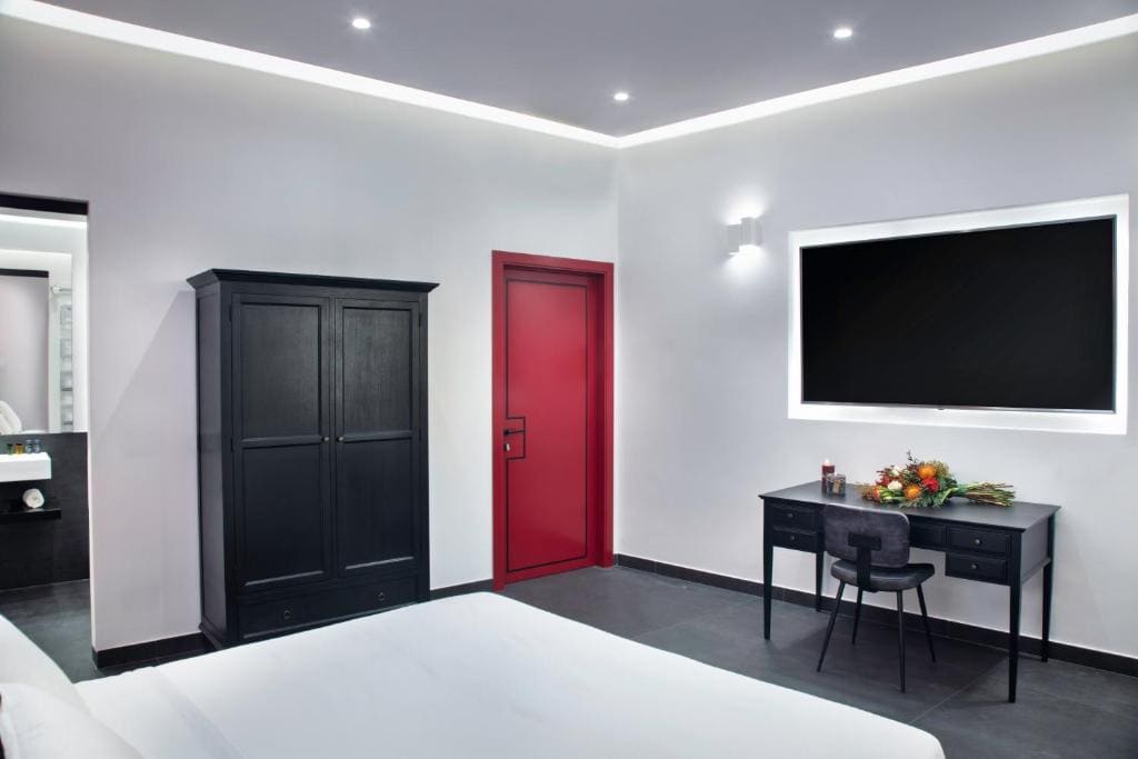 King Room with Balcony room - Image 1