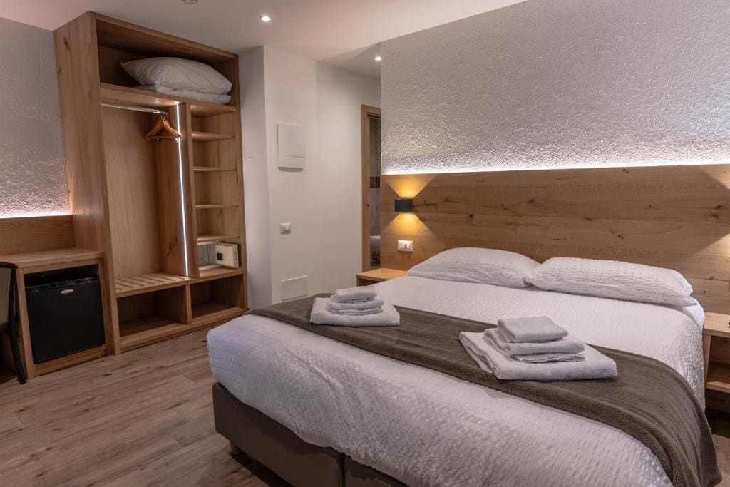 Superior Double Room room - Image 3