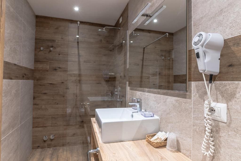 Superior Double Room room - Image 2