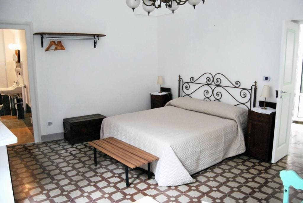 Deluxe Room room - Image 1