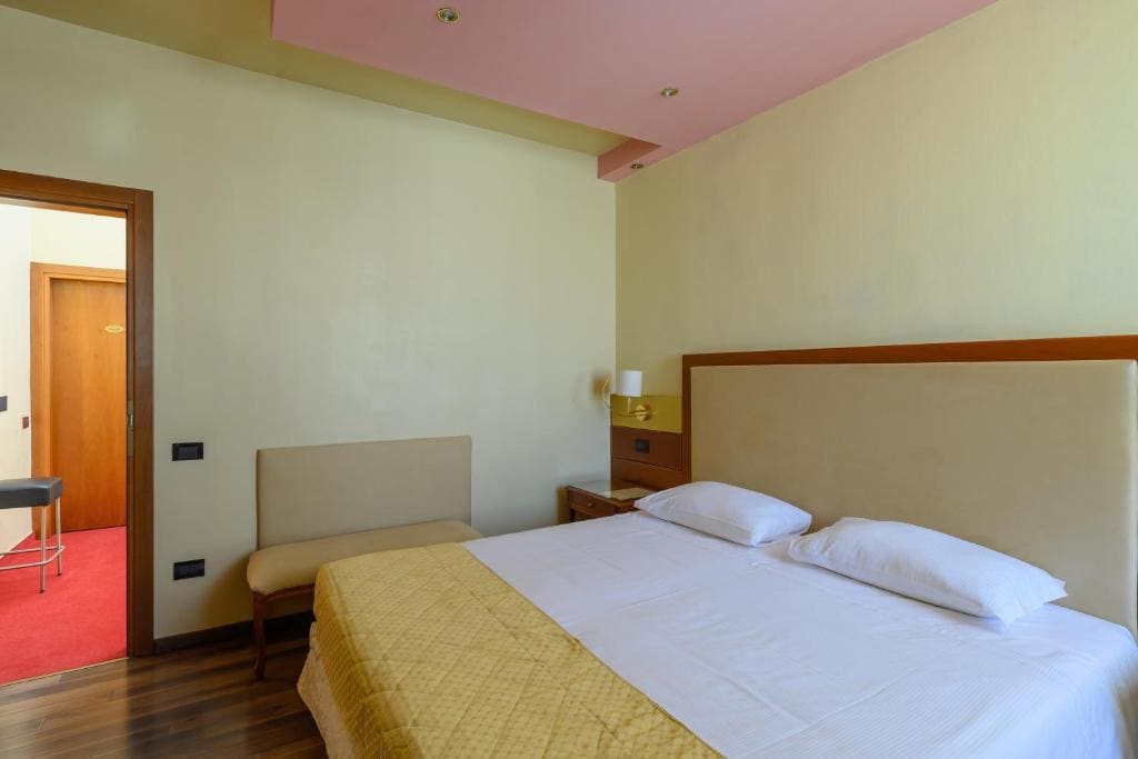 Double or Twin Room room - Image 3
