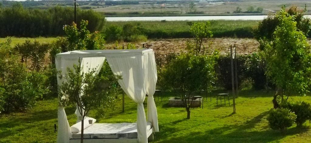 Double Room with Lake View room - Image 3