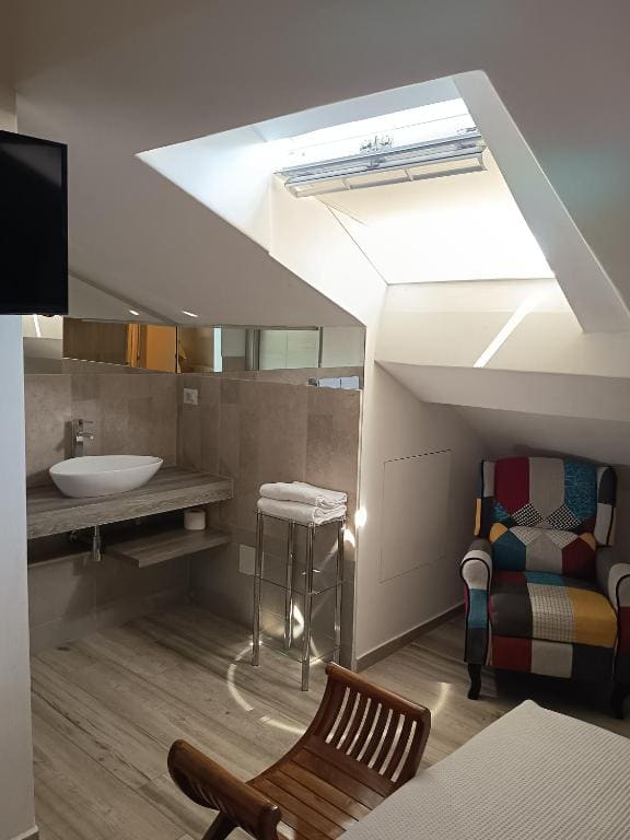 Double Room with Private Bathroom room - Image 2