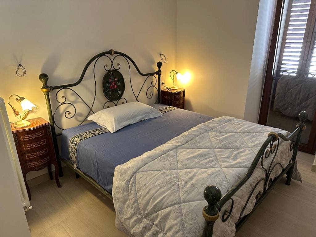 Large Double Room room - Image 1