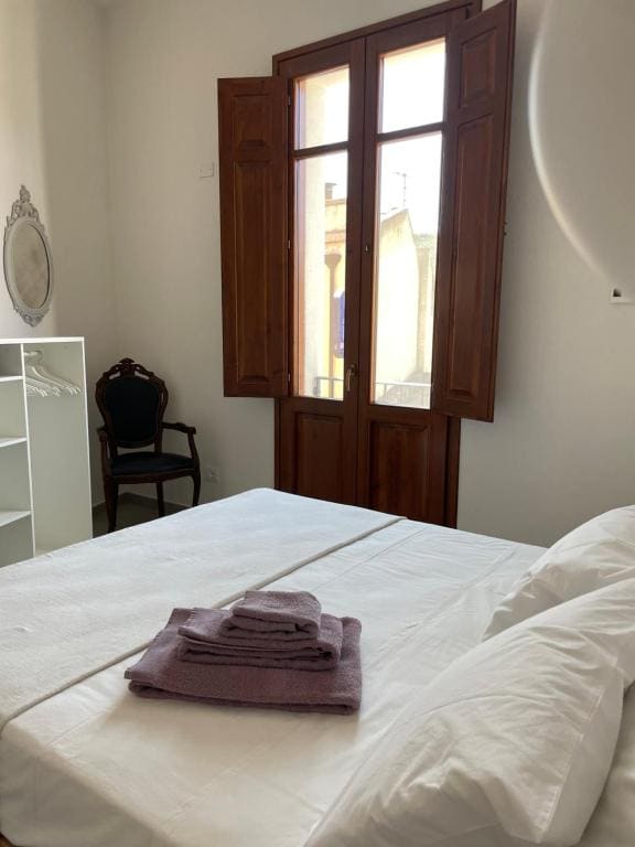 Double Room with Private Bathroom room - Image 2