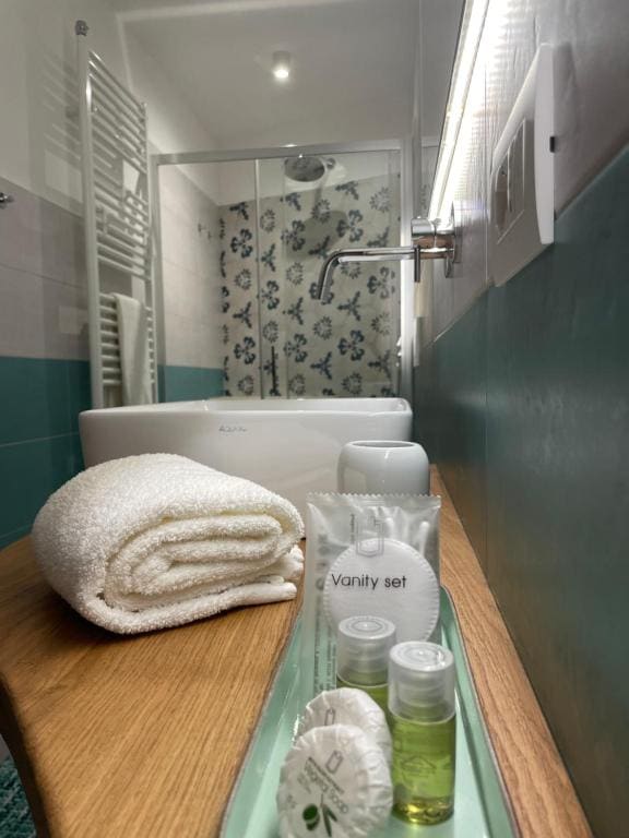 Double Room with Private Bathroom room - Image 1