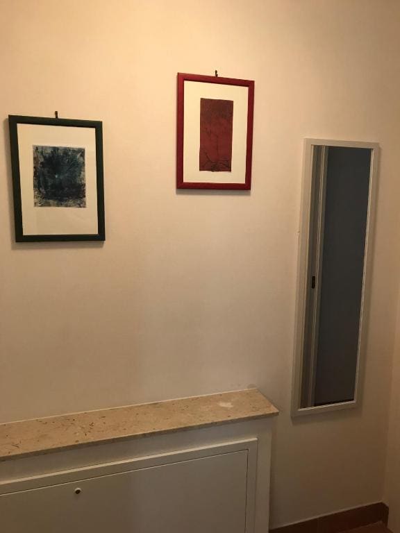 Room room - Image 3