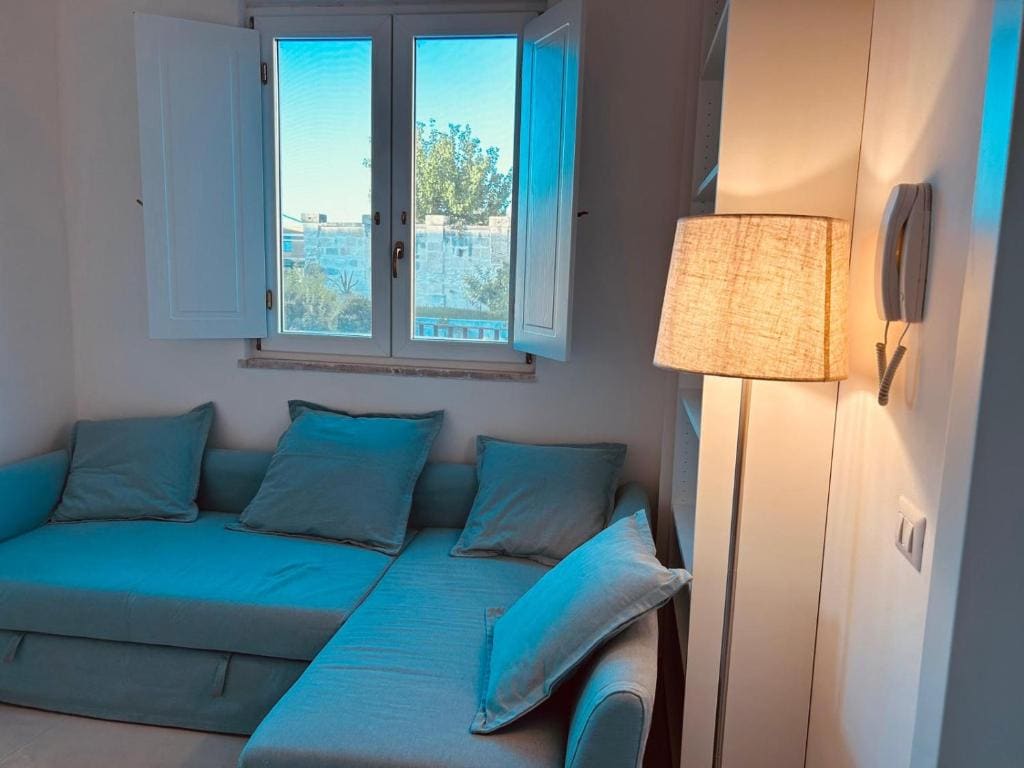 One-Bedroom Deluxe Apartment room - Image 2