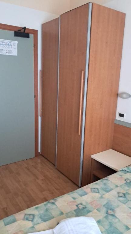 Double Room with Balcony room - Image 3
