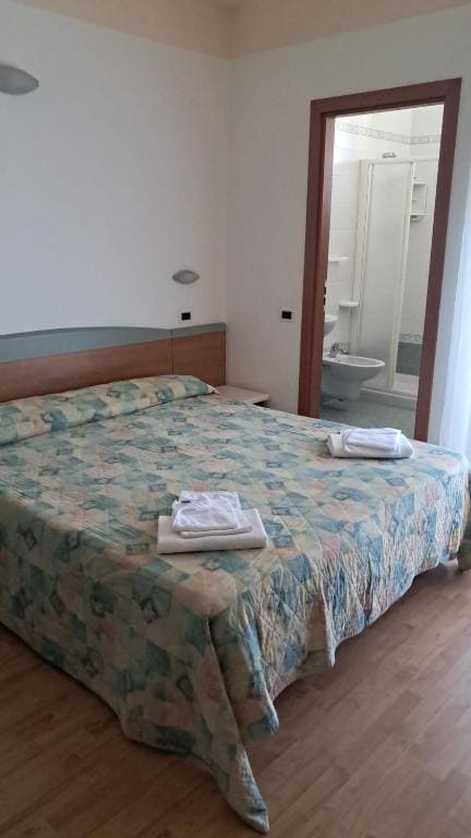 Quadruple Room with Balcony room - Image 2