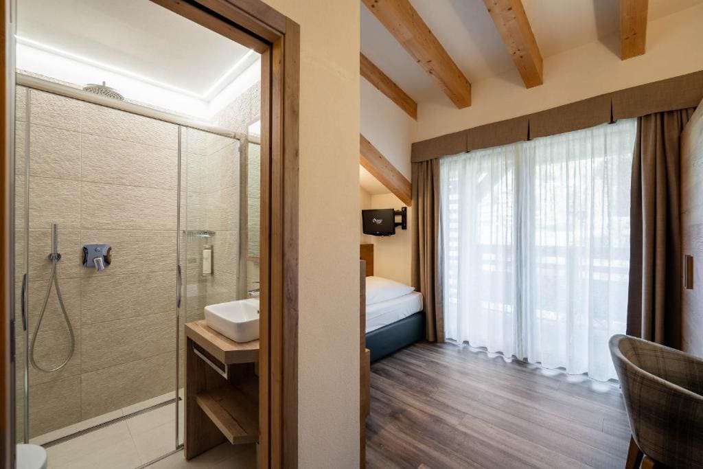 Suite with Balcony room - Image 3