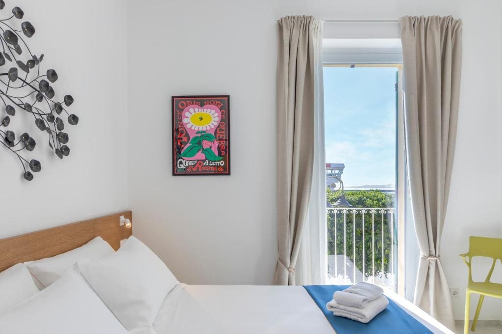 Deluxe Double or Twin Room with Sea View room - Image 3